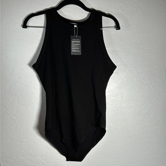 Sleeveless black bodysuit size medium - Picture 1 of 2